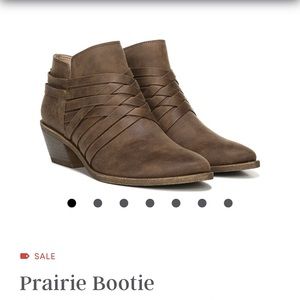 Life stride brown booties